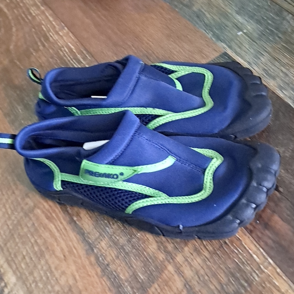 Water shoes